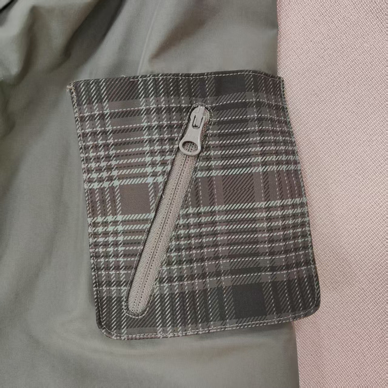 Green Multi-pocket Zipped Jacket with Detachable Sleeves