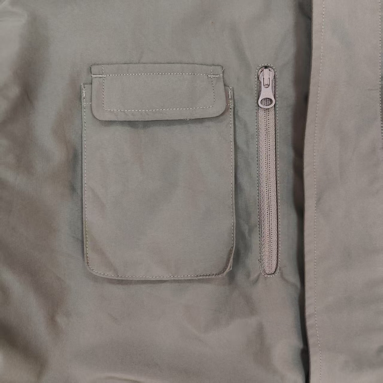 Green Multi-pocket Zipped Jacket with Detachable Sleeves