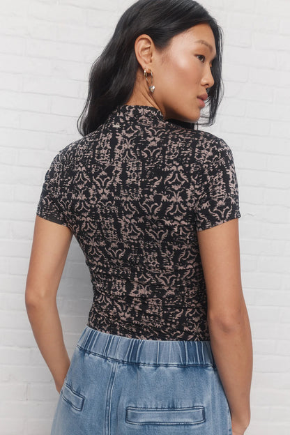Black and Beige Print T-shirt